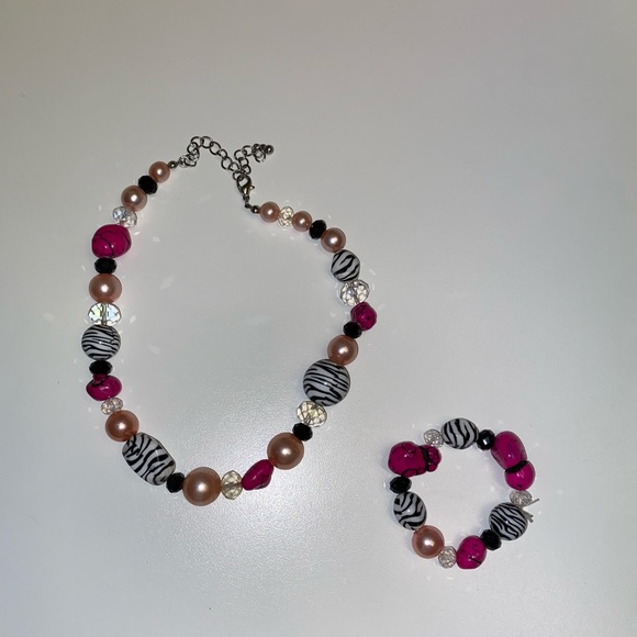 Matching necklace and bracelet set - Picture 2 of 3